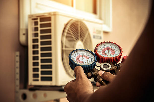 Professional Hvac technician working in Princeton, IL